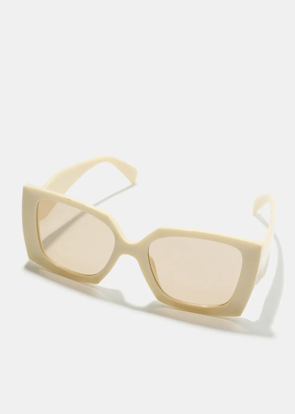 A  Trendy Oversized Frame Shades