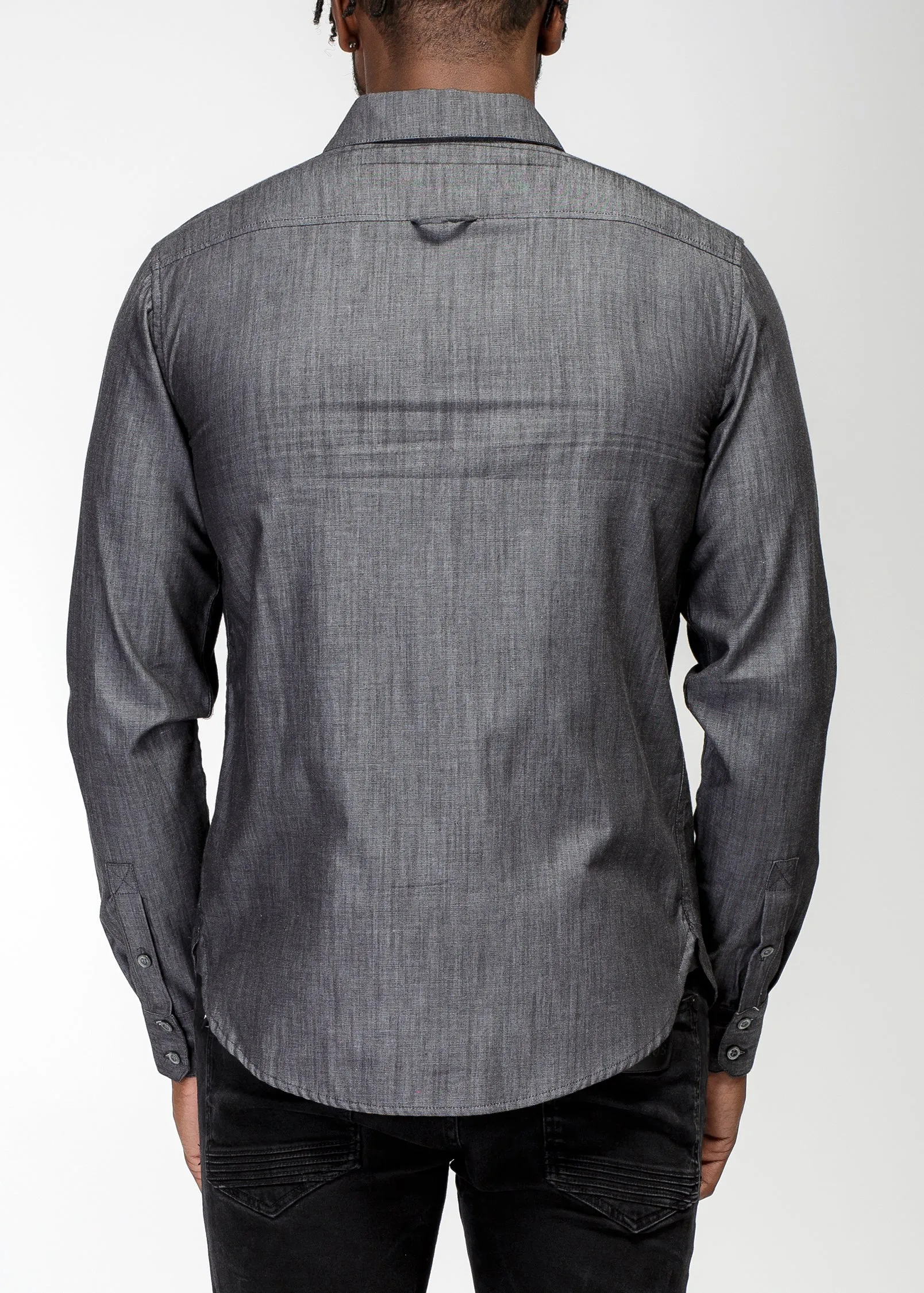 Konus Men's Essential Chambray Button Down Shirt in Charcoal