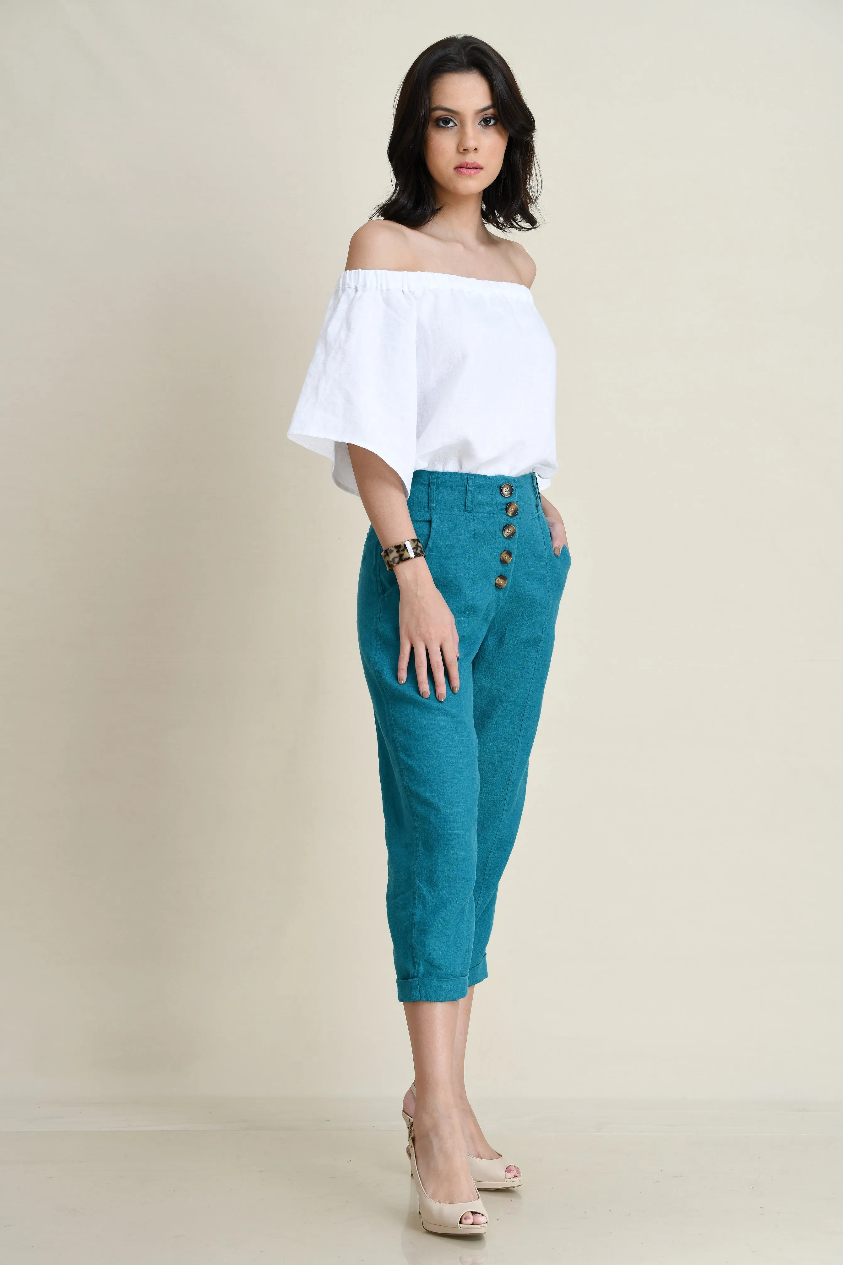 LINEN BUTTONED-UP CAPRI PANTS-MID-RISE