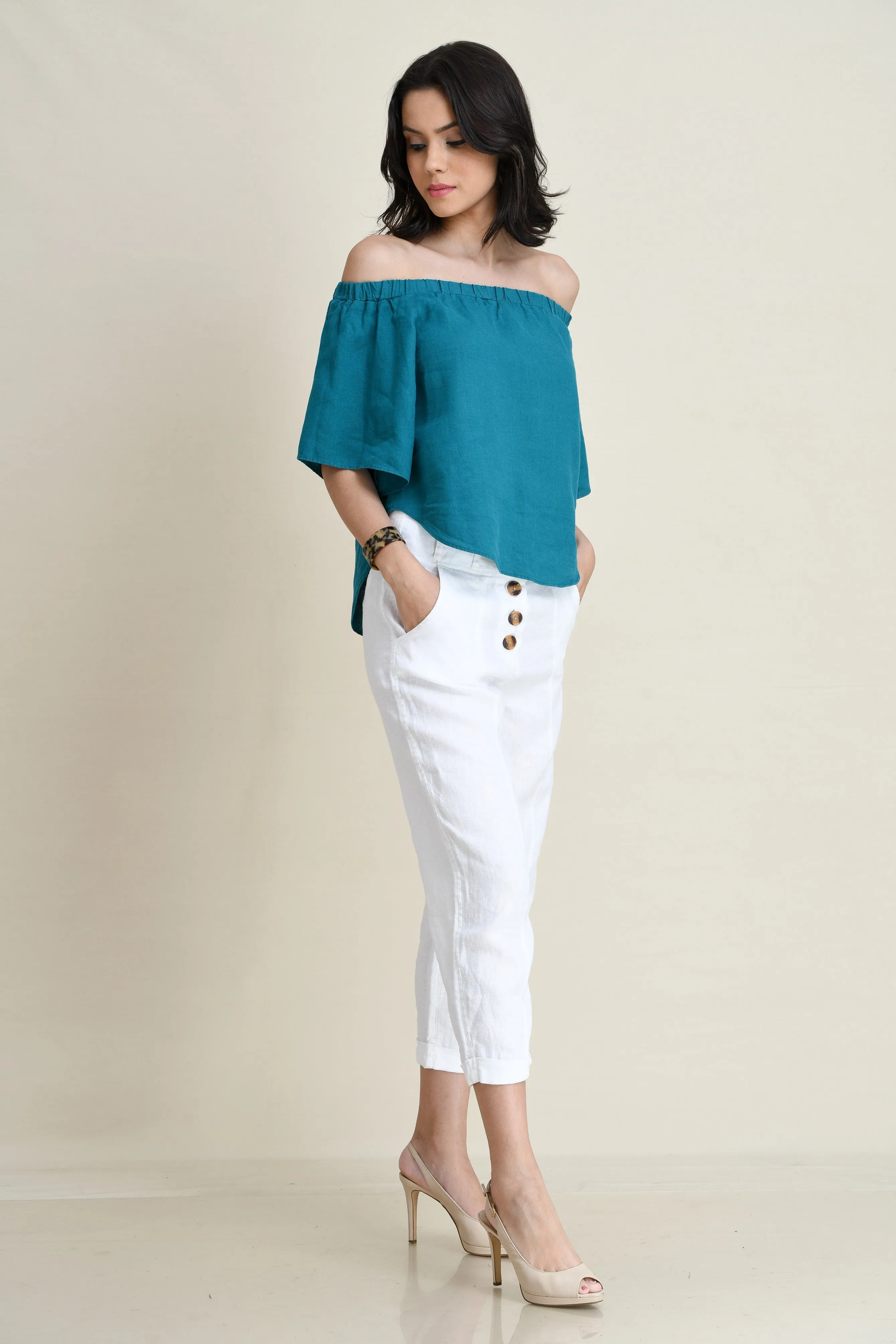 LINEN BUTTONED-UP CAPRI PANTS-MID-RISE