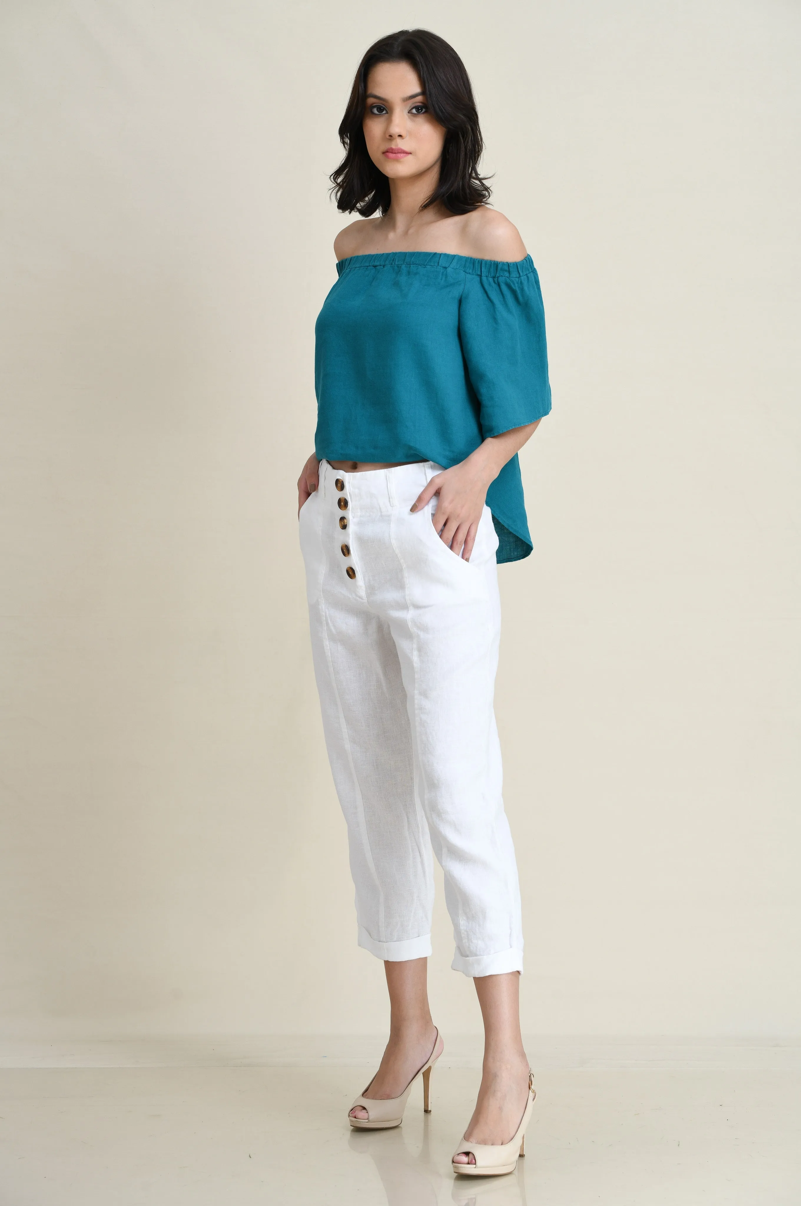 LINEN BUTTONED-UP CAPRI PANTS-MID-RISE