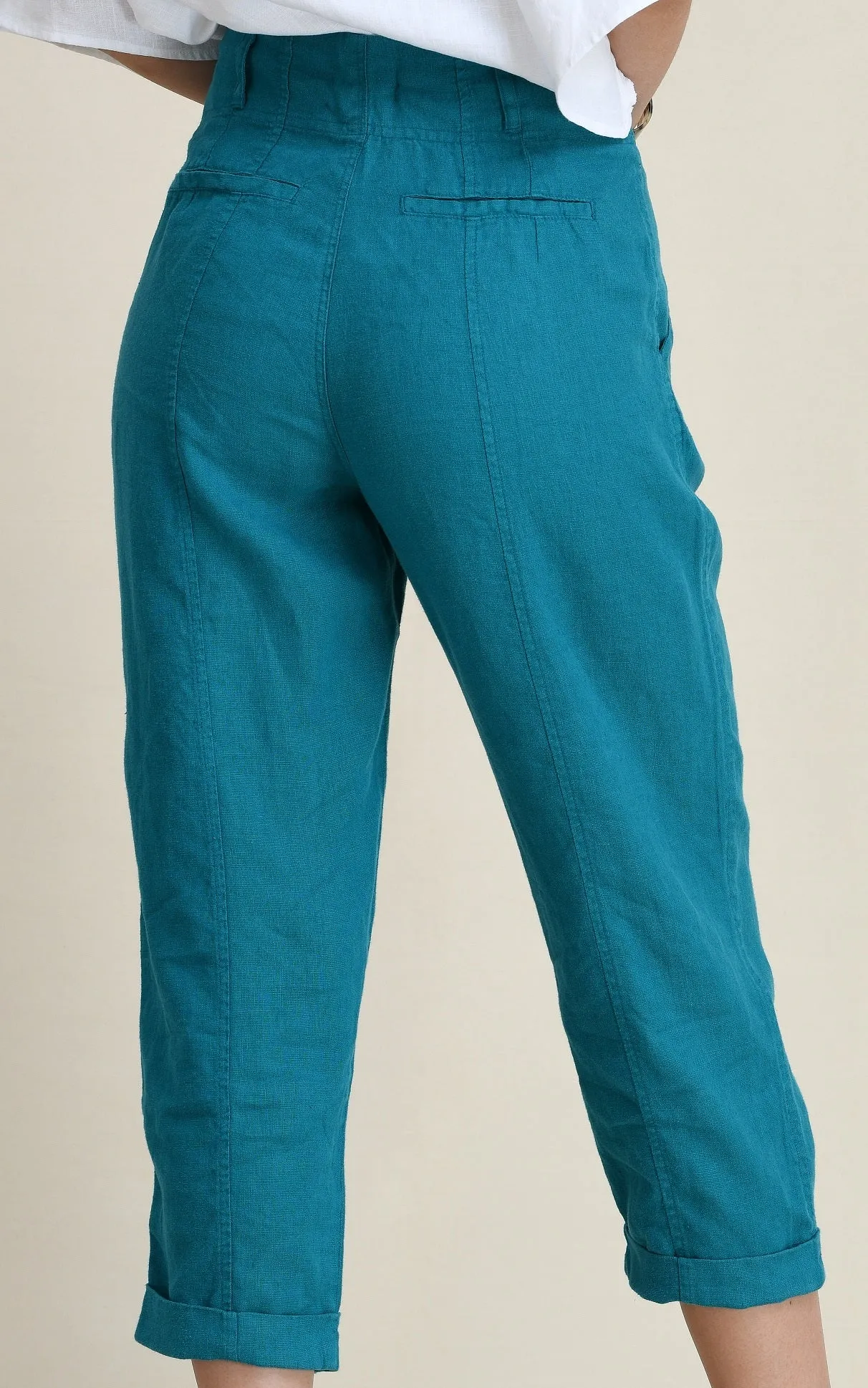 LINEN BUTTONED-UP CAPRI PANTS-MID-RISE
