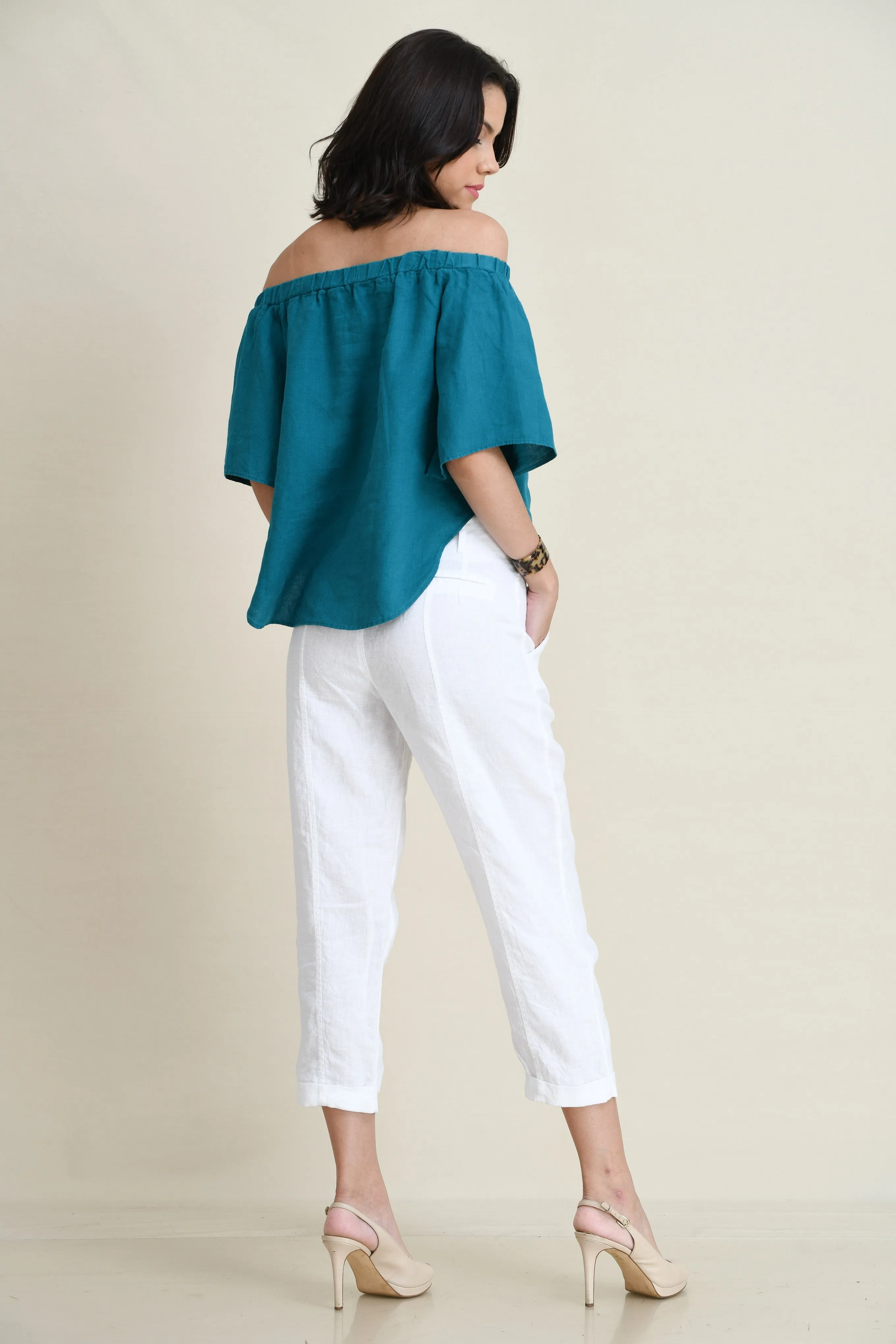 LINEN BUTTONED-UP CAPRI PANTS-MID-RISE