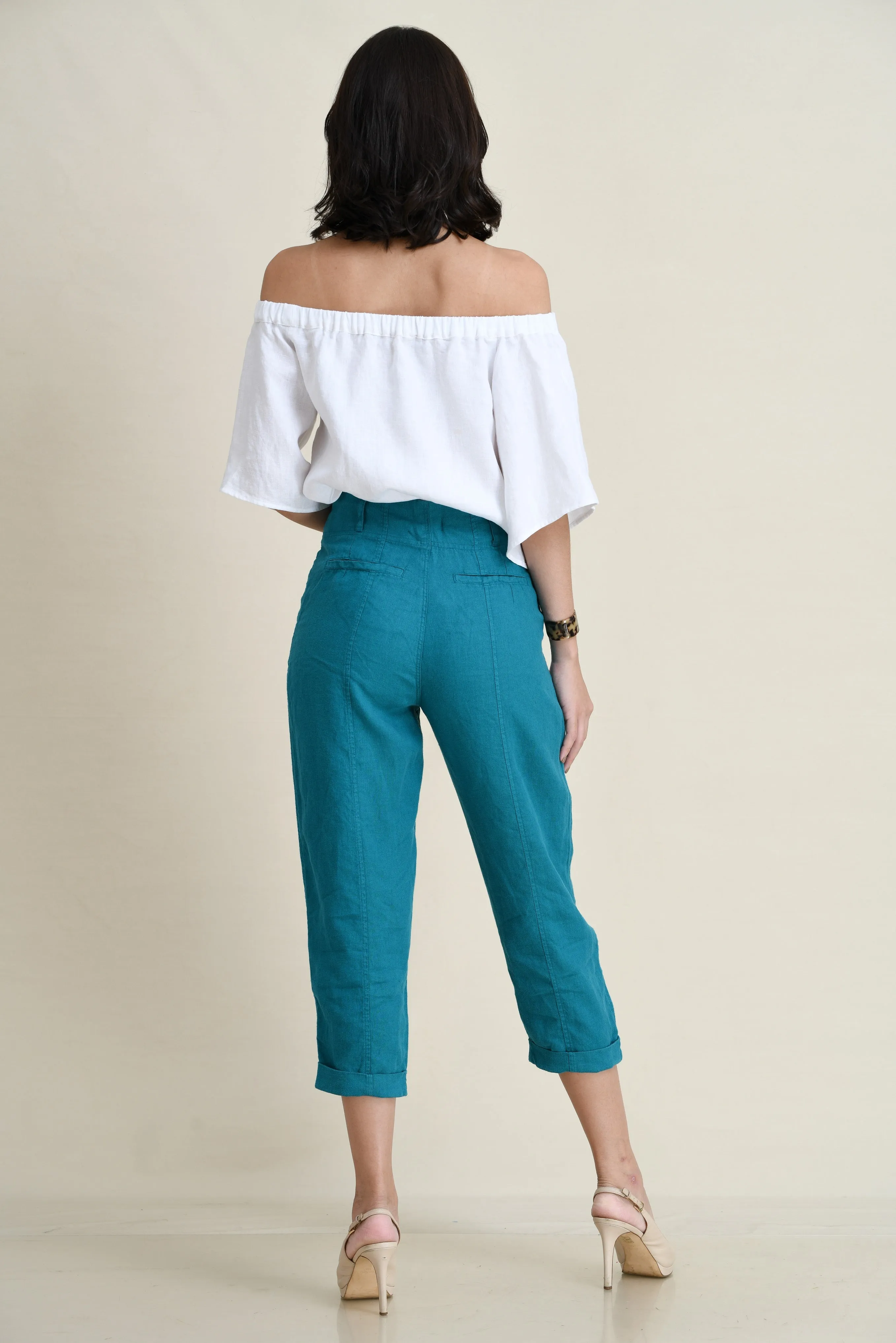 LINEN BUTTONED-UP CAPRI PANTS-MID-RISE