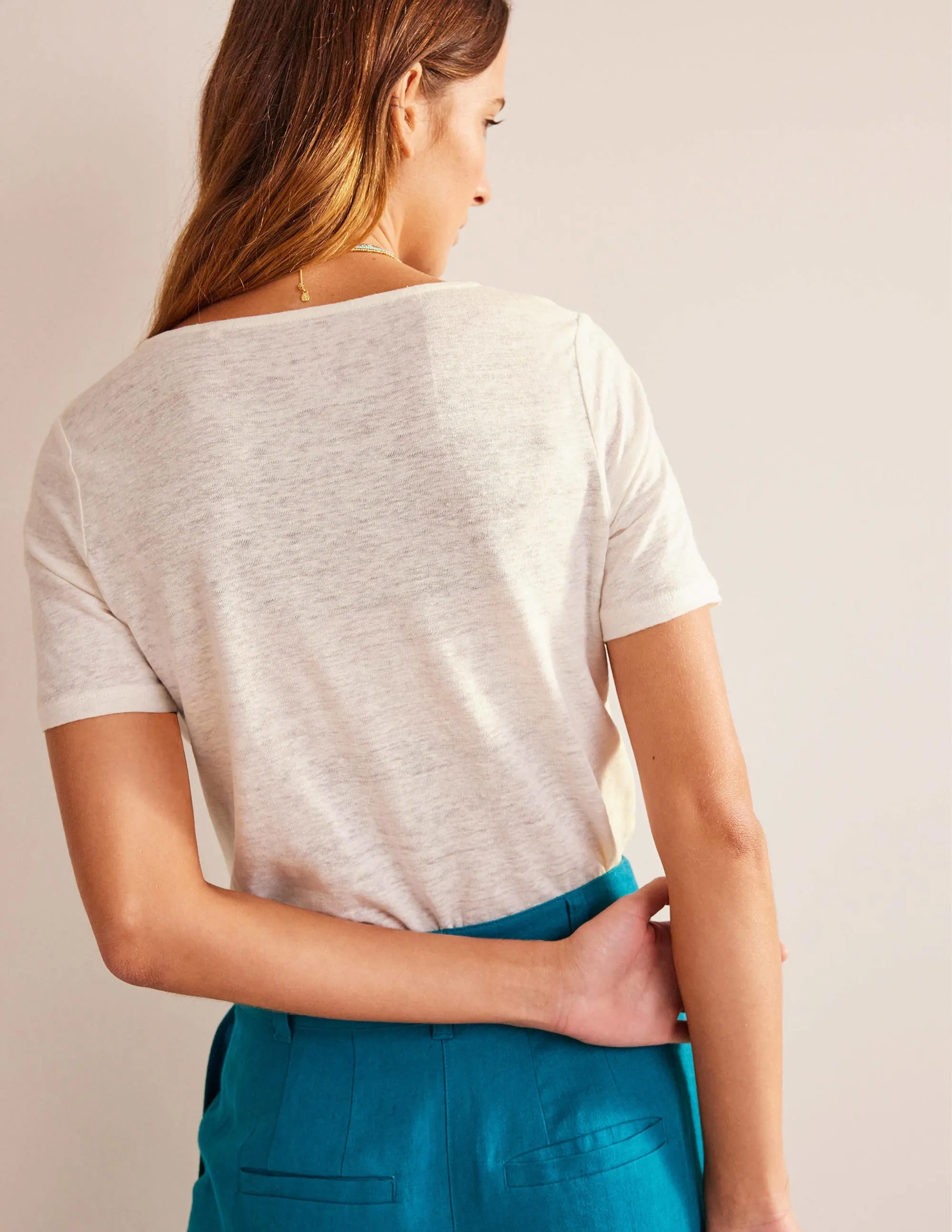 Scoop Neck Linen T-shirt-Ivory
