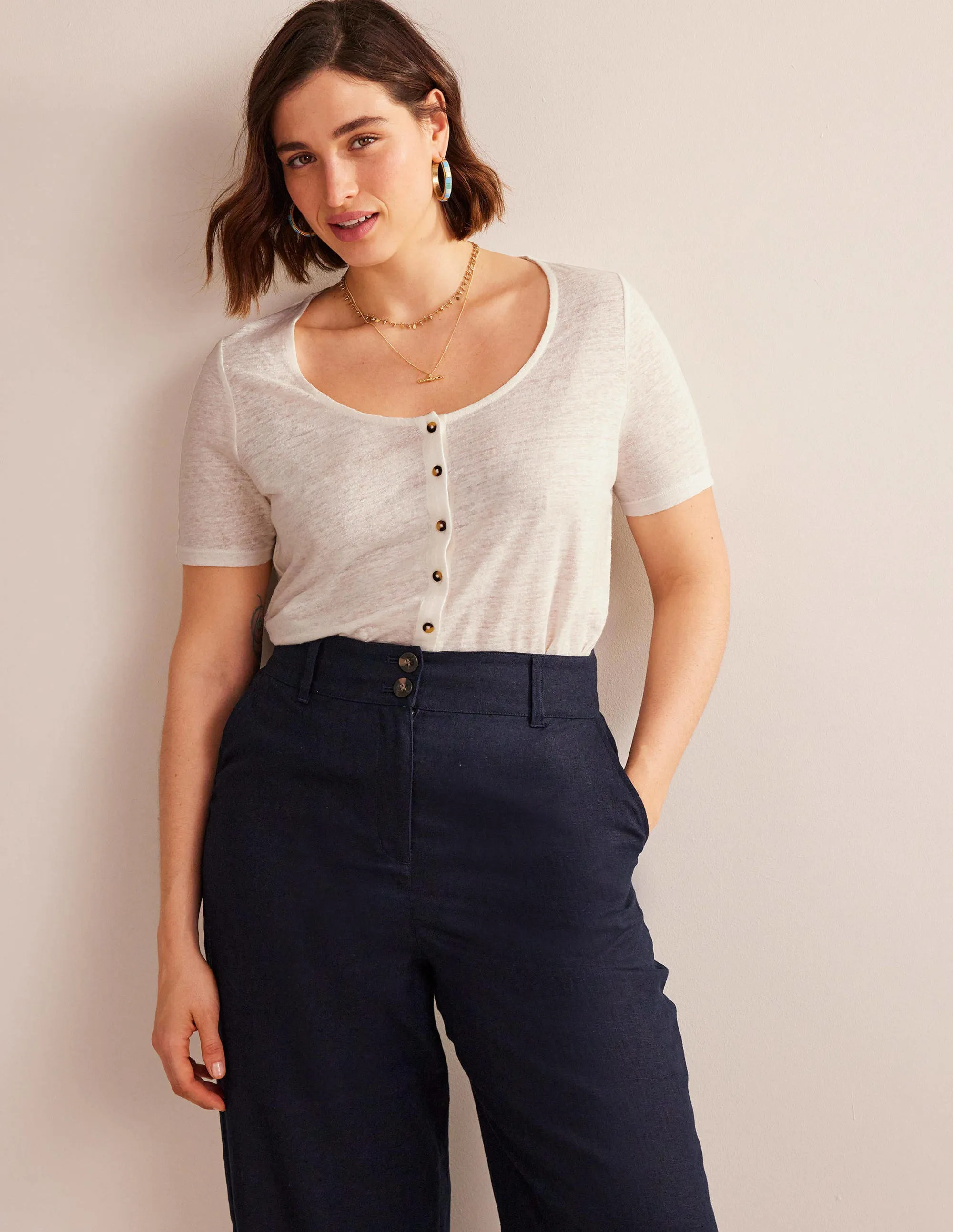 Scoop Neck Linen T-shirt-Ivory