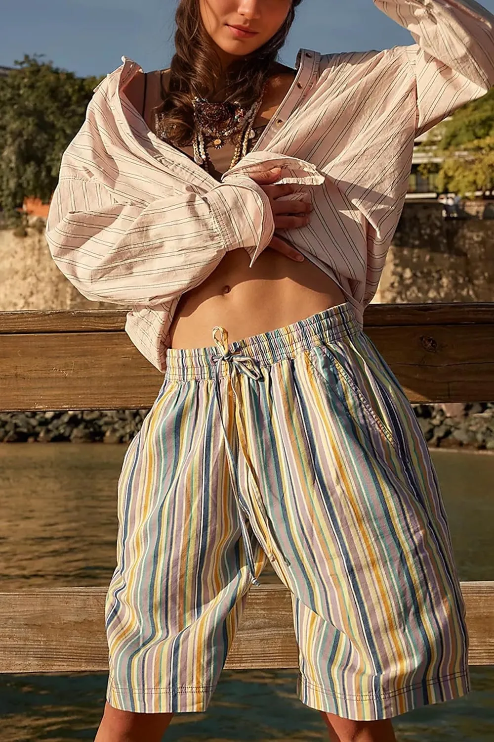 Striped Bermuda Shorts for Women Knee-Length Elastic Waist Drawstring Baggy Casual Wide Leg Shorts with Pockets