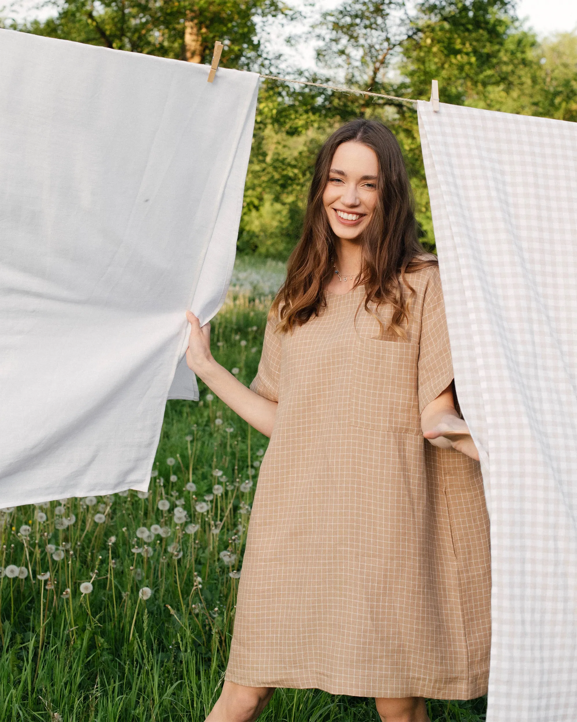 T-shirt linen dress MIJAS in Brown windowpane